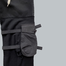 Load image into Gallery viewer, Takahiro Miyashita NUMBER (N)INE Black Hybrid Cargo Pants AW2005